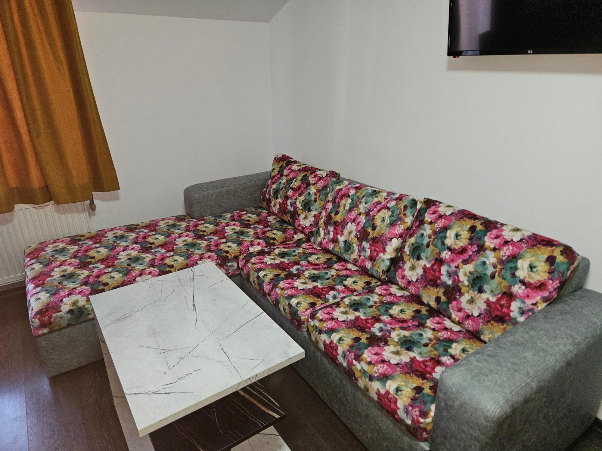 Hotel Priyateli - Friends à Veliko Tarnovo Extérieur photo