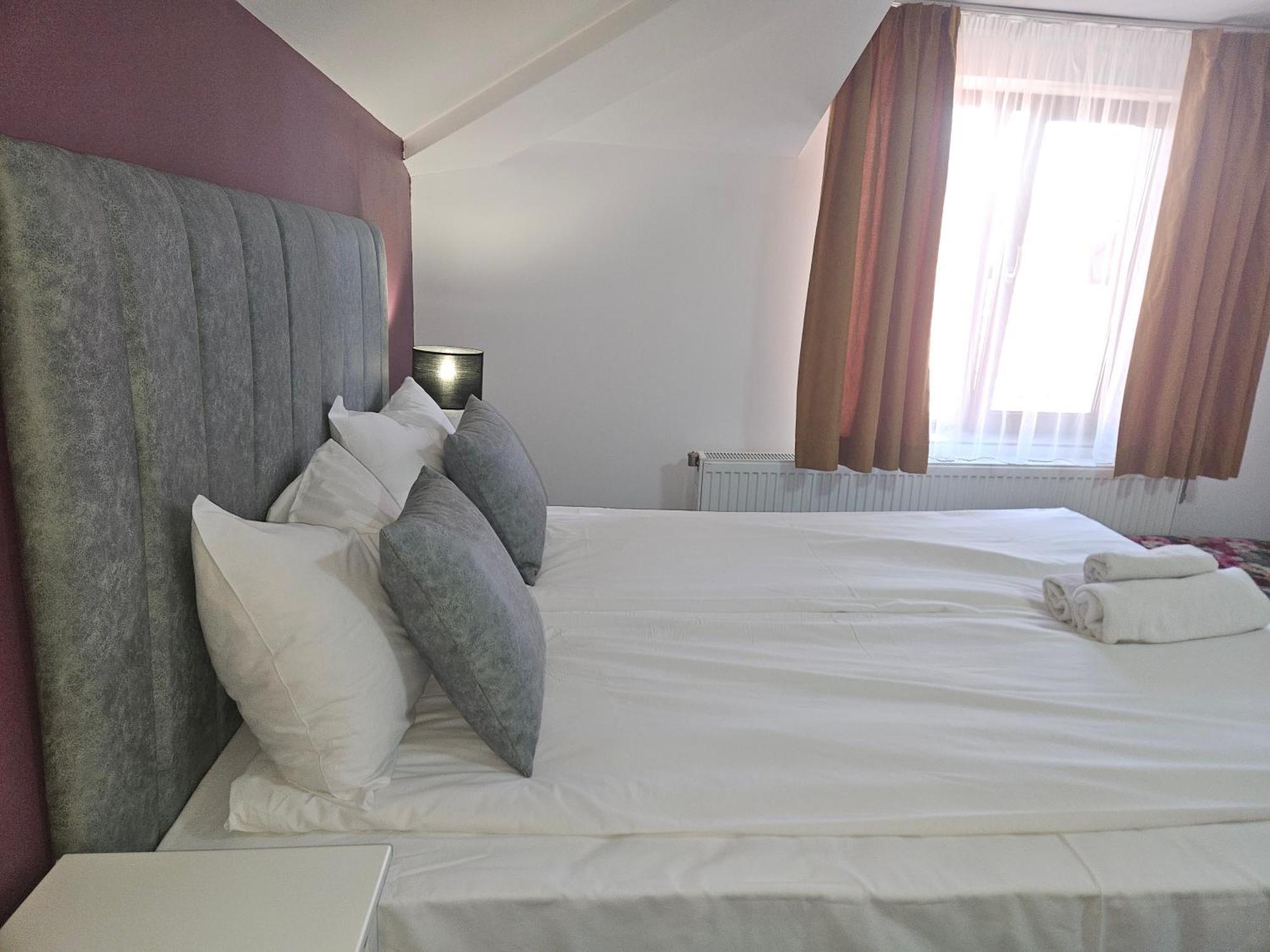 Hotel Priyateli - Friends à Veliko Tarnovo Extérieur photo