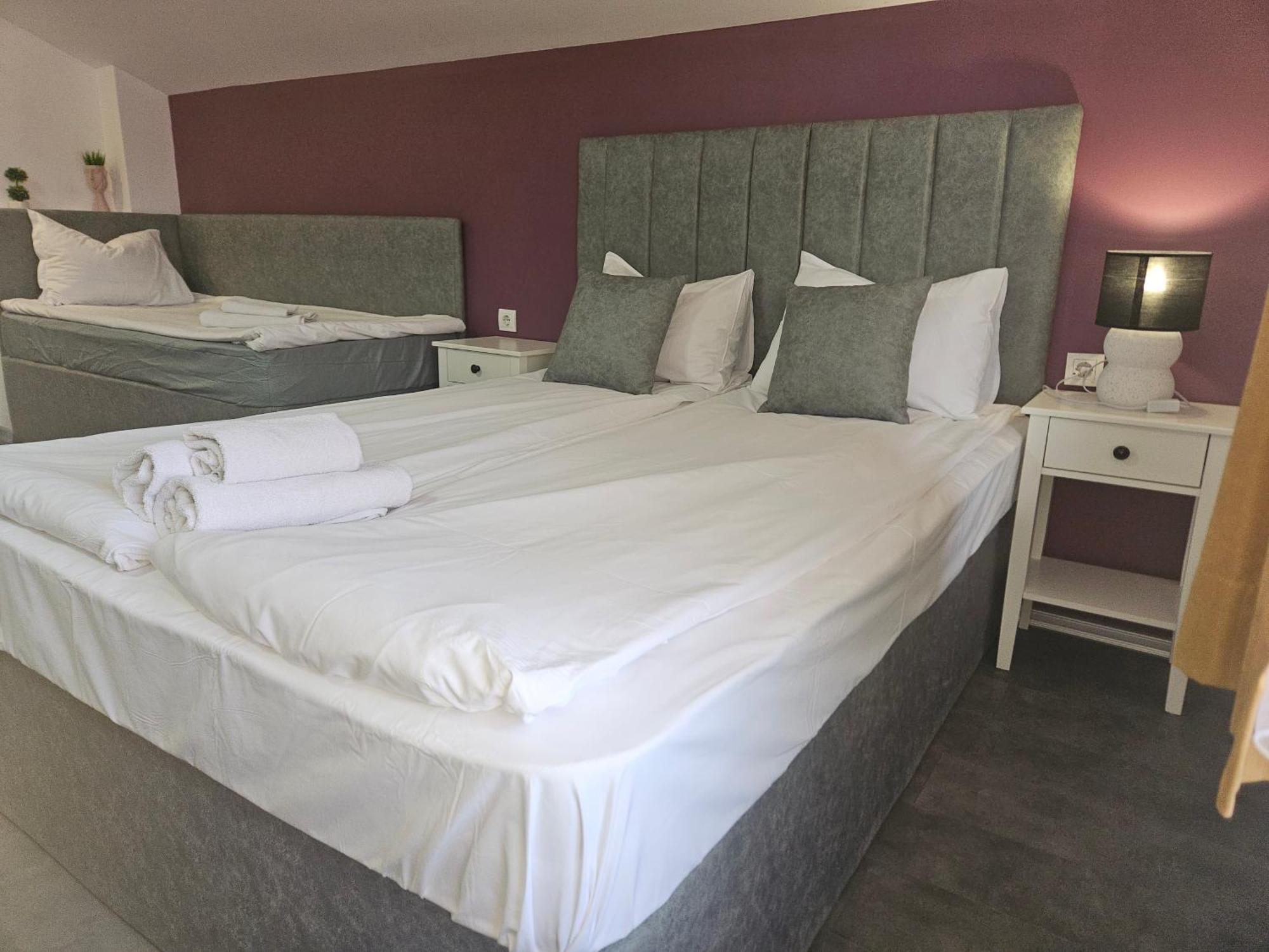 Hotel Priyateli - Friends à Veliko Tarnovo Extérieur photo