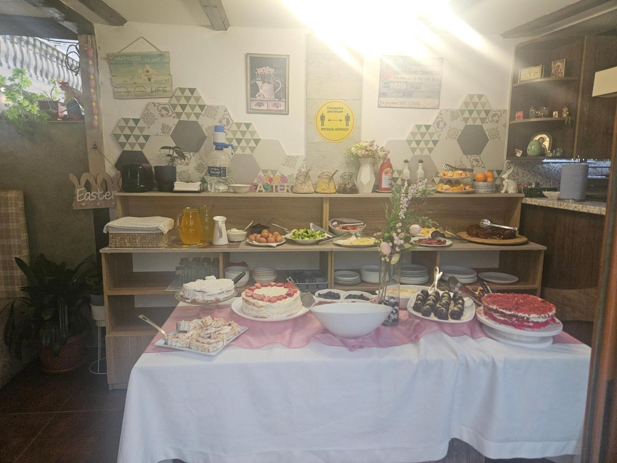 Hotel Priyateli - Friends à Veliko Tarnovo Extérieur photo