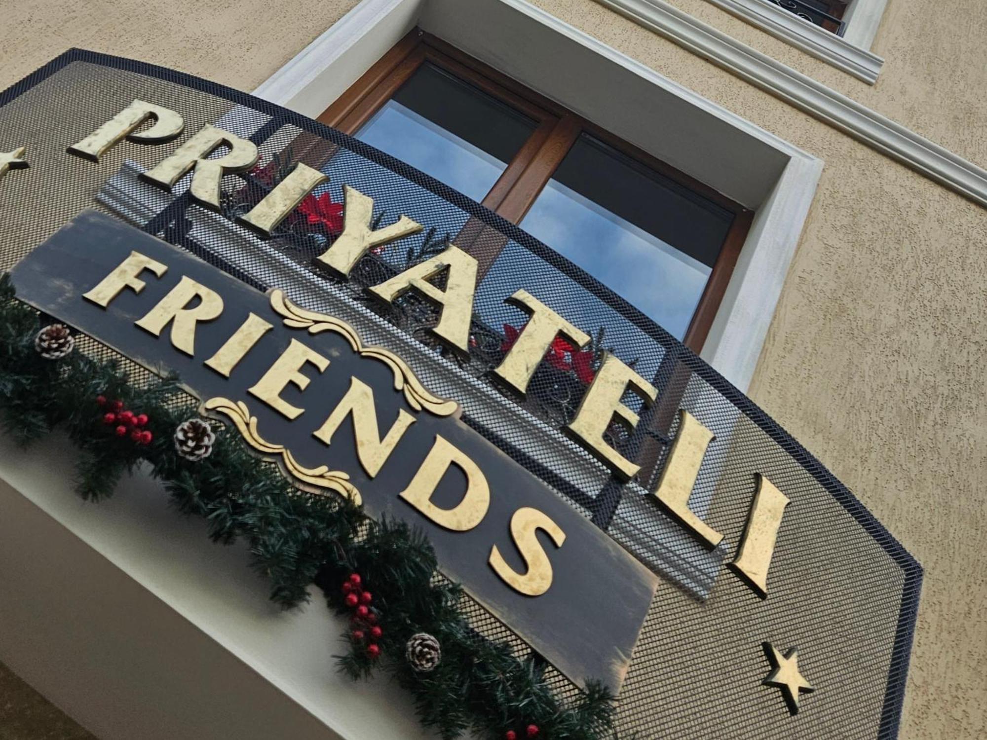 Hotel Priyateli - Friends à Veliko Tarnovo Extérieur photo