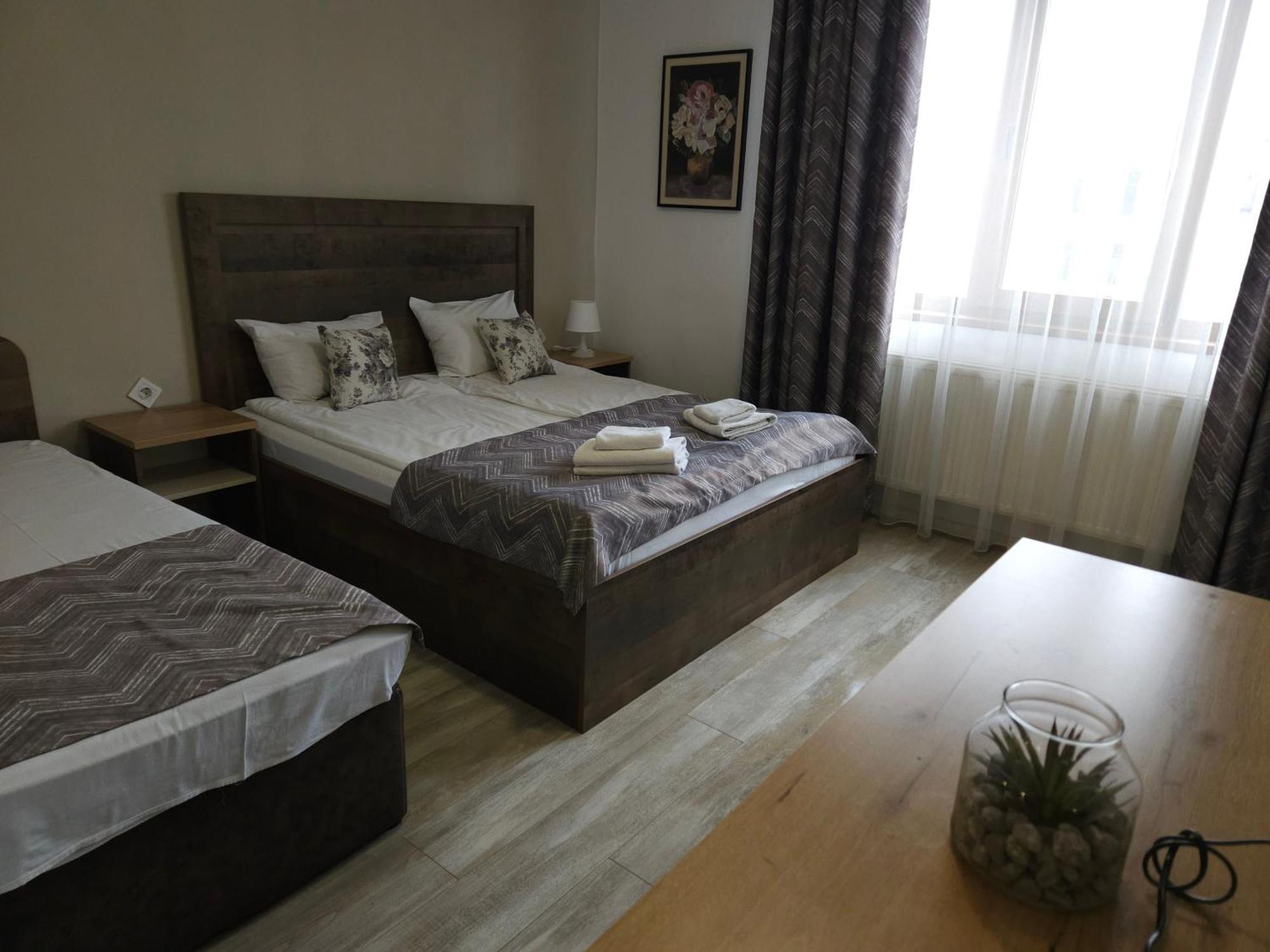 Hotel Priyateli - Friends à Veliko Tarnovo Chambre photo